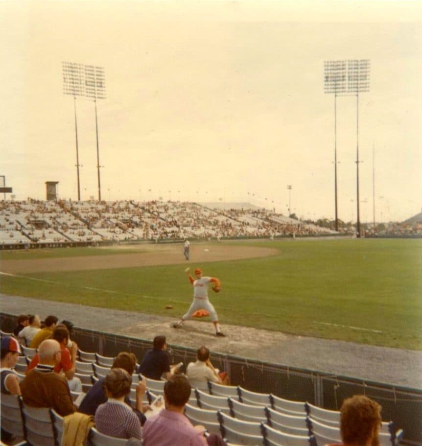 Parc Jarry, 1971 — Ken Forsch of The Houston Astros warms up before game 1 of a doubleheader between The Montreal Expos and The Astros on July 30,1971.